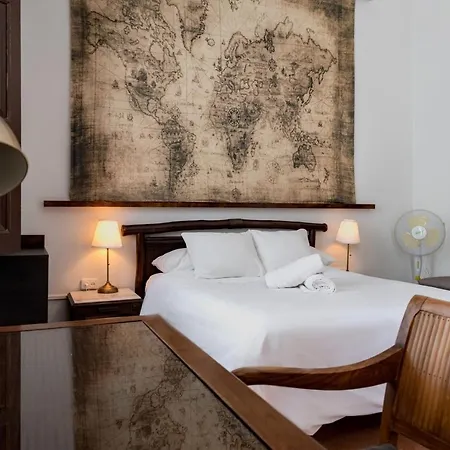 Bed & Breakfast Santa Ana & *