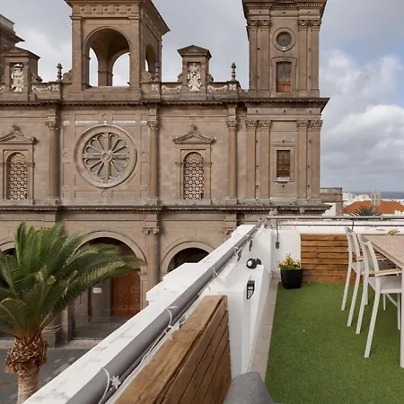 לינה וארוחת בוקר Santa Ana & *