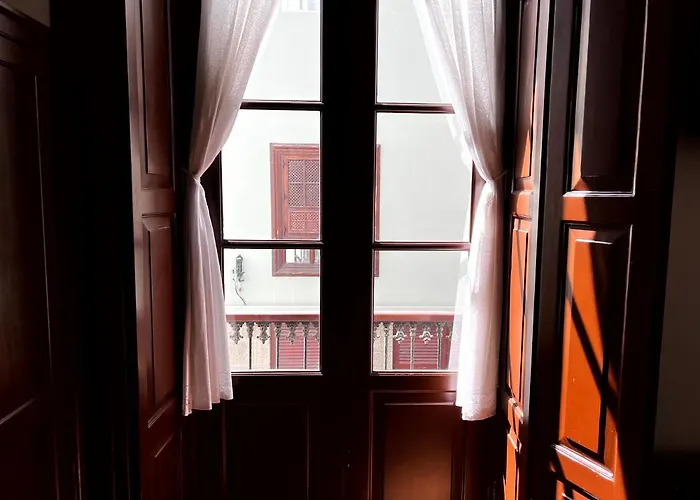 Santa Ana & * Las Palmas de Gran Canaria